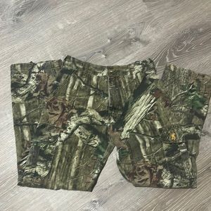 Youth girls Camo Browning jr pants .  Great used condition Sz youth large